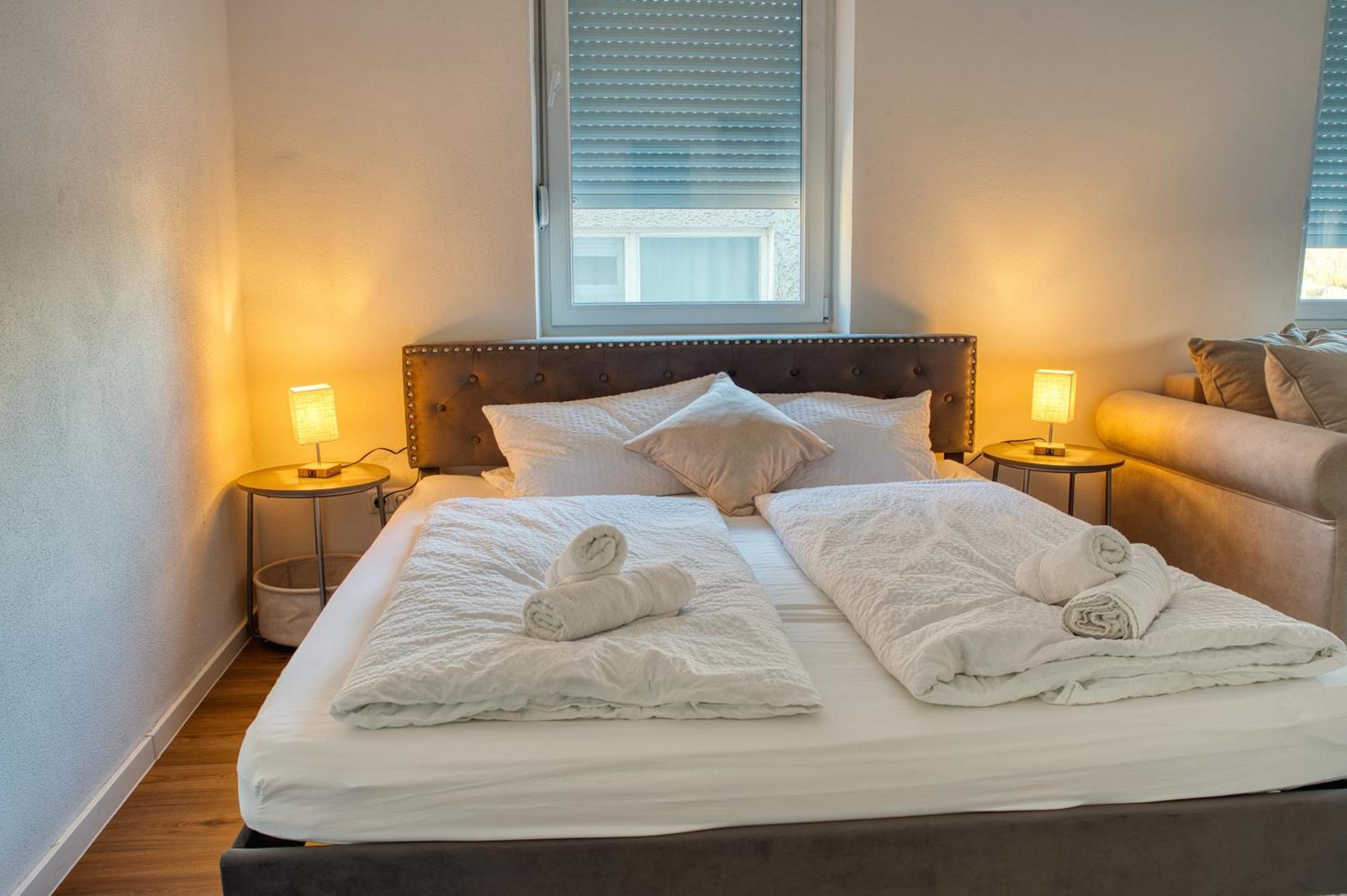 Apartamento Wen Bhf Neu & Zentral In Weiden Fuer Bis Zu 6 Personen Weiden in der Oberpfalz Exterior foto